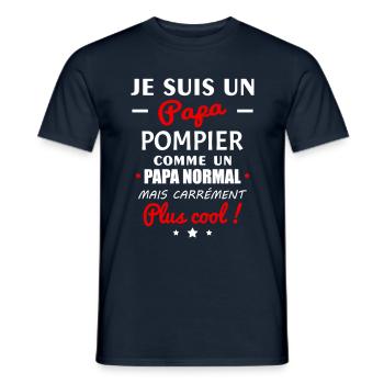 Je suis un papa pompier, fête des pères, noël - T-shirt homme - marine - Devant - AI Model Male 178 light (178cm)
