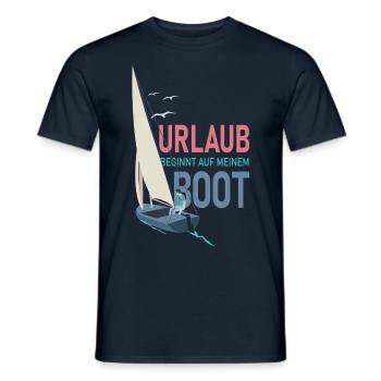 Urlaub beginnt auf meinem Boot -Segelboot - Männer T-Shirt - Navy - Vorne - AI Model Male 178 light (178cm)