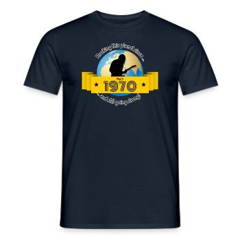 55. Geburtstag Rocking this planet since 03/1970 - Männer T-Shirt - Navy - Vorne - AI Model Male 178 light (178cm)