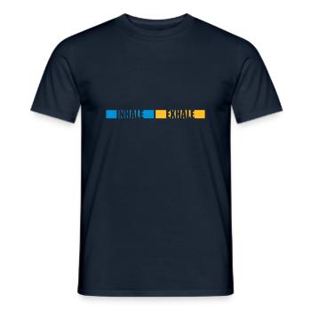 inhale exhale yoga Zitat - Männer T-Shirt - Navy - Vorne - AI Model Male 178 light (178cm)
