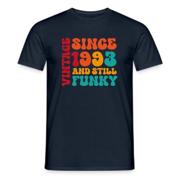 Vintage 1993 - Männer T-Shirt - Navy - Vorne - AI Model Male 178 light (178cm)