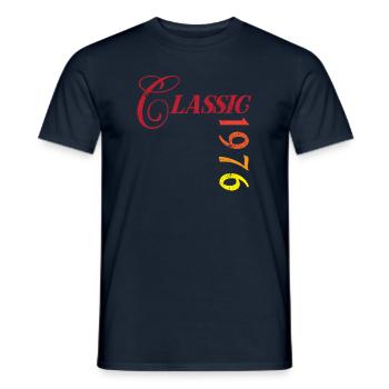 Vintage 1976 - Männer T-Shirt - Navy - Vorne - AI Model Male 178 light (178cm)