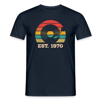 Vintage 1970 - Männer T-Shirt - Navy - Vorne - AI Model Male 178 light (178cm)