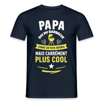 Papa roi du barbecue – idée fête des pères - T-shirt homme - marine - Devant - AI Model Male 178 light (178cm)