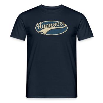 Hannover Deutschland Vintage Typografie - Männer T-Shirt - Navy - Vorne - AI Model Male 178 light (178cm)