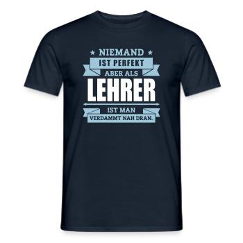Funshirt Lehrer - Männer T-Shirt - Navy - Vorne - AI Model Male 178 light (178cm)