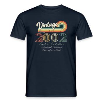 2002 Vintage Klassiker 2002 - Männer T-Shirt - Navy - Vorne - AI Model Male 178 light (178cm)