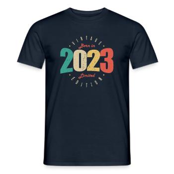 2023 Vintage Retro Jubiläumsgeschenk 2023 - Männer T-Shirt - Navy - Vorne - AI Model Male 178 light (178cm)