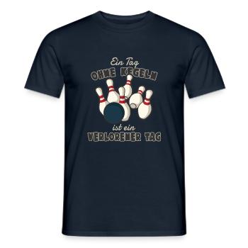 Ein Tag ohne Kegeln ist ein verlorener Tag - Männer T-Shirt - Navy - Vorne - AI Model Male 178 light (178cm)