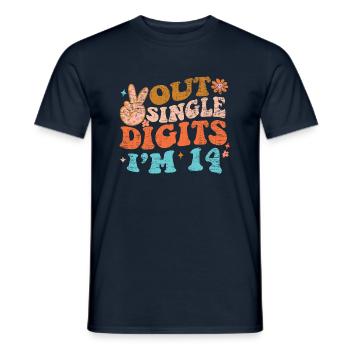 Groovy Peace Out Single Digits I'm 14 Birthday - Männer T-Shirt - Navy - Vorne - AI Model Male 178 light (178cm)