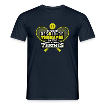 Pas de thérapie juste du tennis - T-shirt homme - marine - Devant - AI Model Male 178 light (178cm)