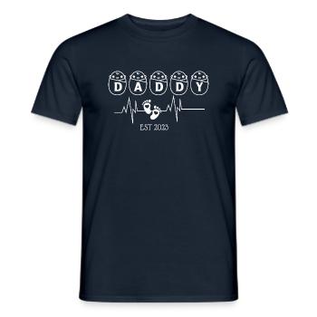 Daddy EST 2003 Heartbeat - Men's T-Shirt - navy - Front - AI Model Male 178 light (178cm)