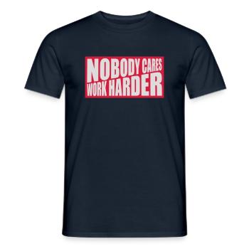 Personne ne s’en soucie de travailler plus dur - T-shirt homme - marine - Devant - AI Model Male 178 light (178cm)