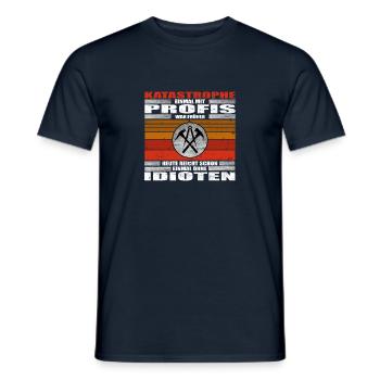 Dachdecker Katastrophe lustige Sprüche - Männer T-Shirt - Navy - Vorne - AI Model Male 178 light (178cm)