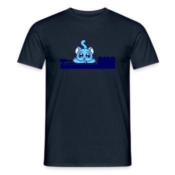 Süße kleine DJ Katze liegt auf Mischpult Party Fun - Männer T-Shirt - Navy - Vorne - AI Model Male 178 light (178cm)