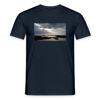 Beautiful beach with rocks at dusk - Men's T-Shirt - navy - Front - AI Model Male 178 light (178cm)