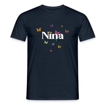 NINA - Schöner Mädchen Name mit Schmetterlingen - Männer T-Shirt - Navy - Vorne - AI Model Male 178 light (178cm)