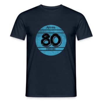 Vignette auto vintage 1980 - T-shirt homme - marine - Devant - AI Model Male 178 light (178cm)