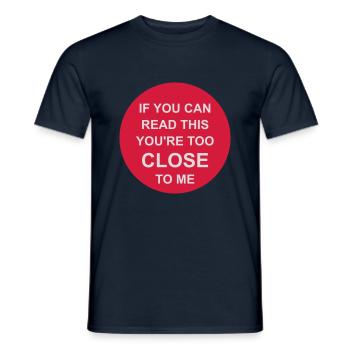trop près de moi - T-shirt homme - marine - Devant - AI Model Male 178 light (178cm)