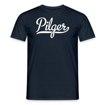 Pilger - Männer T-Shirt - Navy - Vorne - AI Model Male 178 light (178cm)