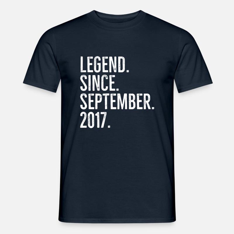 Legende seit September 2017 - Männer T-Shirt - Navy