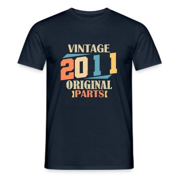 Monat 2011. 2011 Geburtstagsgeschenk. 13 Jahre alt Birt - Männer T-Shirt - Navy - Vorne - AI Model Male 178 light (178cm)