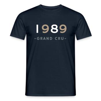 grand cru 1989 - T-shirt homme - marine - Devant - AI Model Male 178 light (178cm)