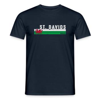 St. Davids Wales Gelassenheit an der Küste - Männer T-Shirt - Navy - Vorne - AI Model Male 178 light (178cm)