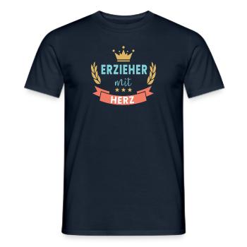 Erzieher mit Herz! Kranz & Krone, personalisierbar - Männer T-Shirt - Navy - Vorne - AI Model Male 178 light (178cm)