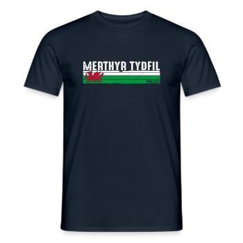 Merthyr Tydfil : patrimoine gallois et beauté des paysages - T-shirt homme - marine - Devant - AI Model Male 178 light (178cm)
