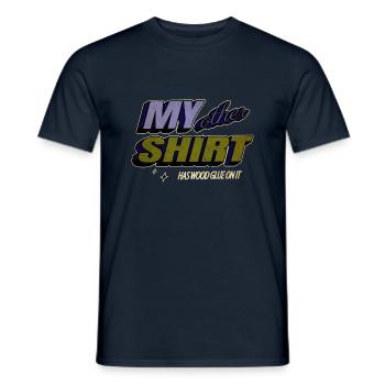 Charpentier du syndicat des bûcherons - T-shirt homme - marine - Devant - AI Model Male 178 light (178cm)