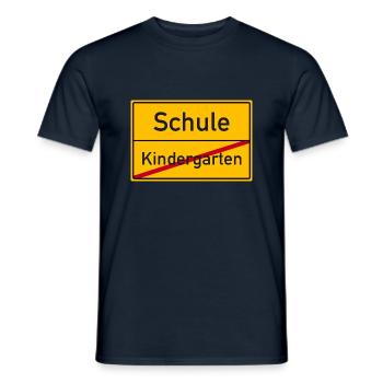Kindergarten Schulanfang ABC-Schütze Ortsschild - Männer T-Shirt - Navy - Vorne - AI Model Male 178 light (178cm)
