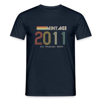 Épique et Légendaire né en 2011 : 13e anniversaire - T-shirt homme - marine - Devant - AI Model Male 178 light (178cm)