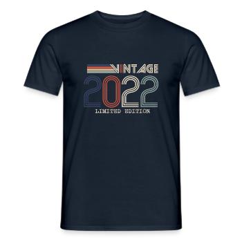 Vintage 2022 Cadeau Anniversaire - Millésime 2022 - T-shirt homme - marine - Devant - AI Model Male 178 light (178cm)