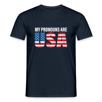 Mens July 4th Funny My Pronouns Are USA - T-shirt homme - marine - Devant - AI Model Male 178 light (178cm)