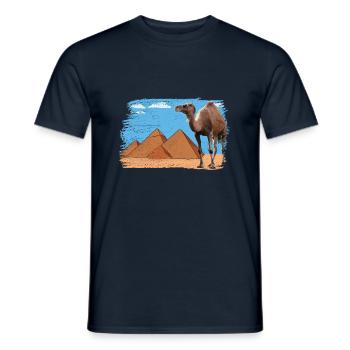 Camel in front of pyramids - Men's T-Shirt - navy - Front - AI Model Male 178 light (178cm)