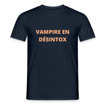 MUG ET TEE-SHIRT "VAMPIRE EN DÉSINTOX" - T-shirt homme - marine - Devant - AI Model Male 178 light (178cm)