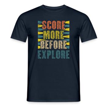 Backgammon Spiel - Männer T-Shirt - Navy - Vorne - AI Model Male 178 light (178cm)