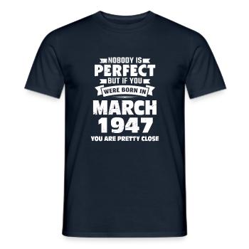 76e anniversaire Mars Né en 1947 Idée cadeau - T-shirt homme - marine - Devant - AI Model Male 178 light (178cm)