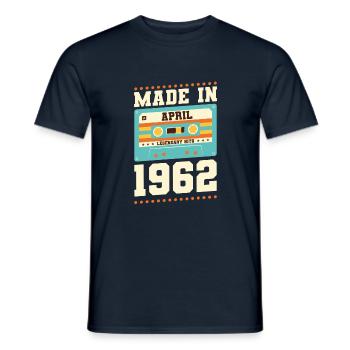 61e anniversaire Avril Né 1962 Idée cadeau - T-shirt homme - marine - Devant - AI Model Male 178 light (178cm)