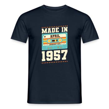 66e anniversaire Avril Né 1957 Idée cadeau - T-shirt homme - marine - Devant - AI Model Male 178 light (178cm)