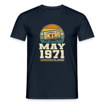 52e anniversaire Mai Né en 1971 Idée cadeau - T-shirt homme - marine - Devant - AI Model Male 178 light (178cm)