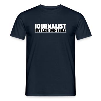 Journalist mit Leib und Seele - Männer T-Shirt - Navy - Vorne - AI Model Male 178 light (178cm)
