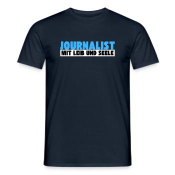Journalist mit Leib und Seele - Männer T-Shirt - Navy - Vorne - AI Model Male 178 light (178cm)