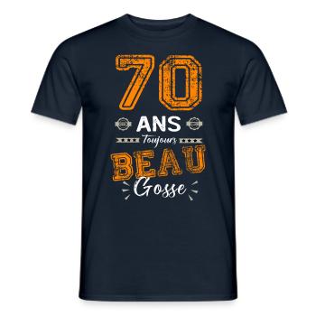 70 ans toujours beau gosse, anniversaire 70 ans - T-shirt homme - marine - Devant - AI Model Male 178 light (178cm)