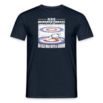 Ne sous-estimez jamais un vieil homme avec un balai - T-shirt homme - marine - Devant - AI Model Male 178 light (178cm)