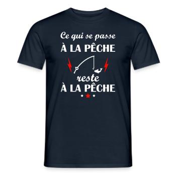 Ce qui se passe à la pêche, pêcheur, humour - T-shirt homme - marine - Devant - AI Model Male 178 light (178cm)