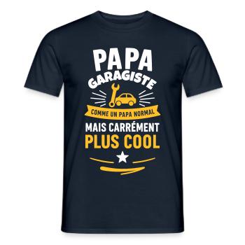 Papa garagiste – plus cool qu’un papa normal - T-shirt homme - marine - Devant - AI Model Male 178 light (178cm)