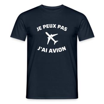 t shirt je peux pas j ai avion humour aviation - T-shirt homme - marine - Devant - AI Model Male 178 light (178cm)