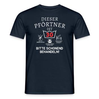 Ce portier a 30 ans. Traitez en douceur - T-shirt homme - marine - Devant - AI Model Male 178 light (178cm)